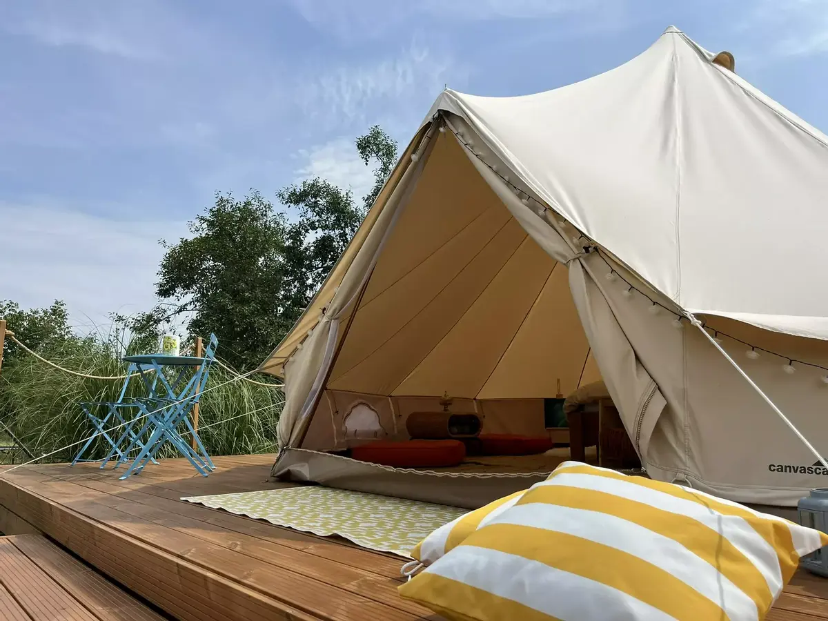 Bell tent in the garden - Adults only