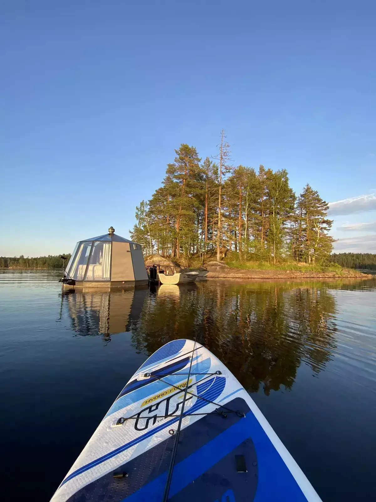 Yggdrasil Igloo Water Huts Värmland