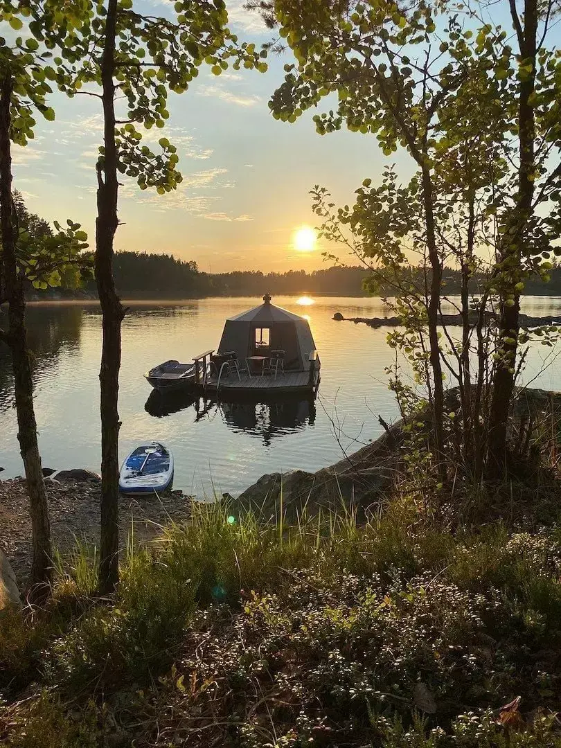 Yggdrasil Igloo Water Huts Värmland